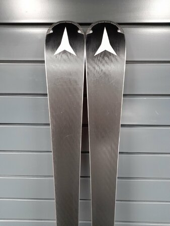 Testované Lyže Atomic Redster G9 Revoshock S 23/24