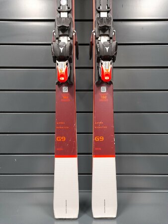Používané lyže Atomic Redster G9 RS Red 21/22 T3 Používané lyže Atomic Redster G9 RS Red 21/22 T3