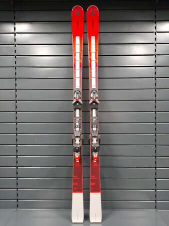 Používané lyže Atomic Redster G9 RS Red 21/22 T3 Používané lyže Atomic Redster G9 RS Red 21/22 T3