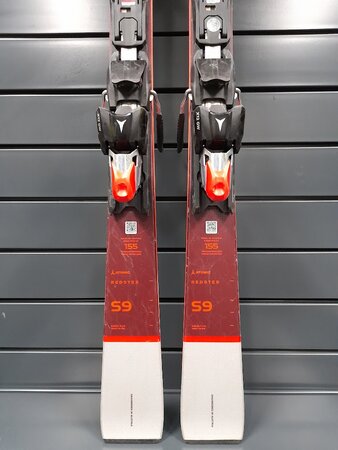 Používané lyže Atomic Redster S9 Revo S + X12 GW Red/Silver 21/22 T1