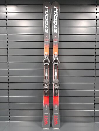 Testované lyže Stöckli Laser WRT CSC 23/24 T2