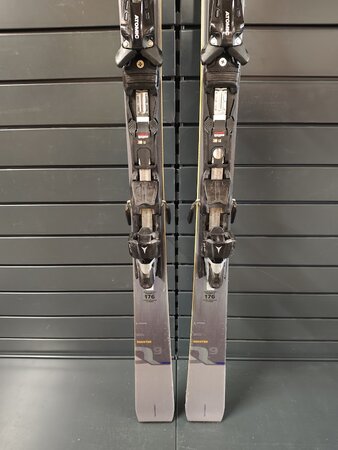 Používané lyže Atomic Redster Q9 22/23