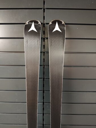 Používané lyže Atomic Redster X9S 22/23 T1 Používané lyže Atomic Redster X9S 22/23 T1