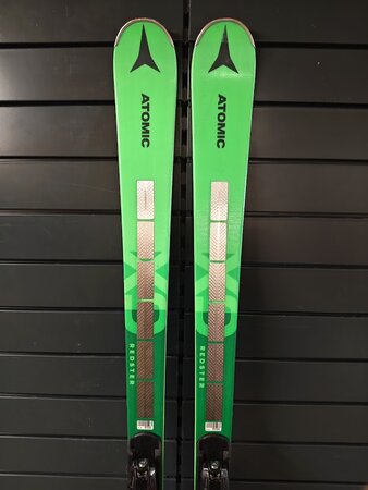 Používané lyže Atomic Redster X9S 22/23 T1 Používané lyže Atomic Redster X9S 22/23 T1