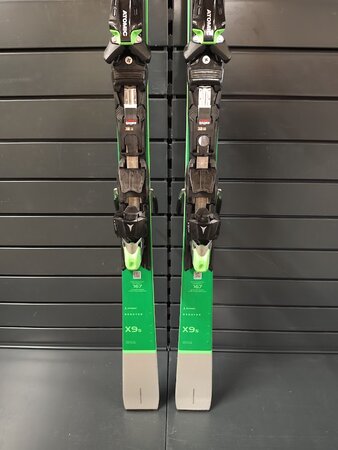 Používané lyže Atomic Redster X9S 22/23 T5 Používané lyže Atomic Redster X9S 22/23 T5