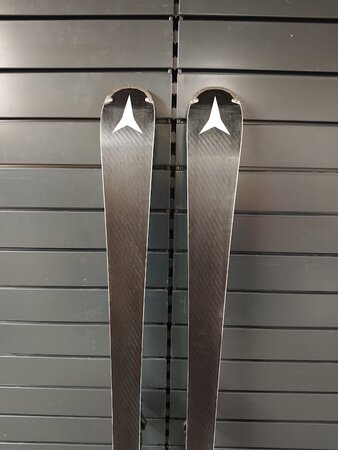 Používané lyže Atomic Redster X9S 22/23 T5 Používané lyže Atomic Redster X9S 22/23 T5