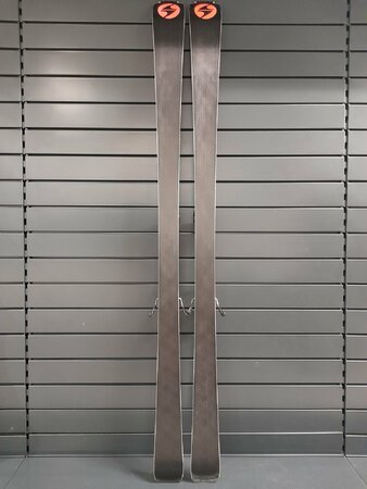 Používané lyže Blizzard Quattro Lmtd. 22/23 T3 Používané lyže Blizzard Quattro Lmtd. 22/23 T3