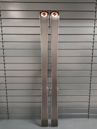 Používané lyže Blizzard Quattro Lmtd. 22/23 T4 Používané lyže Blizzard Quattro Lmtd. 22/23 T4