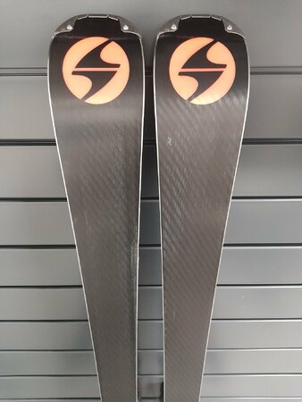 Používané lyže Blizzard Quattro Lmtd. 22/23 T5 Používané lyže Blizzard Quattro Lmtd. 22/23 T5