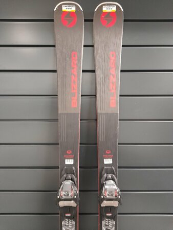 Používané lyže Blizzard Quattro Lmtd. 22/23 T5 Používané lyže Blizzard Quattro Lmtd. 22/23 T5