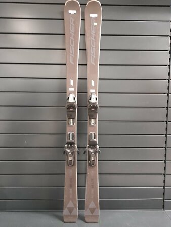 Používané lyže Fischer RC One 68 Lite 22/23 T1
