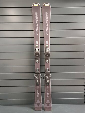 Používané lyže Fischer Trinity Lite 22/23 T1 Používané lyže Fischer Trinity Lite 22/23 T1