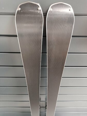 Používané lyže Fischer Trinity Lite 22/23 T2 Používané lyže Fischer Trinity Lite 22/23 T2