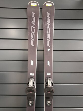 Používané lyže Fischer Trinity Lite 22/23 T2 Používané lyže Fischer Trinity Lite 22/23 T2