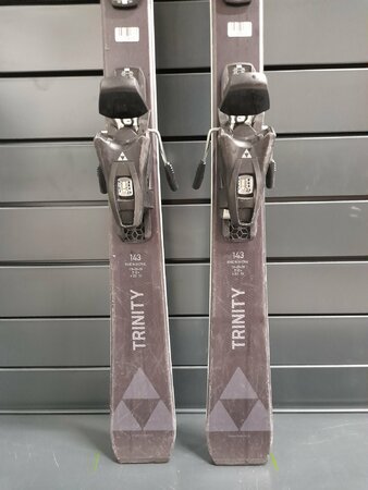 Používané lyže Fischer Trinity Lite 22/23 T3 Používané lyže Fischer Trinity Lite 22/23 T3