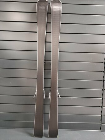 Používané lyže Fischer Trinity Lite 22/23 T3 Používané lyže Fischer Trinity Lite 22/23 T3