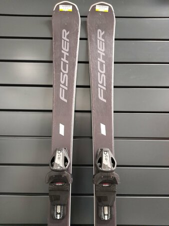 Používané lyže Fischer Trinity Lite 22/23 T3 Používané lyže Fischer Trinity Lite 22/23 T3