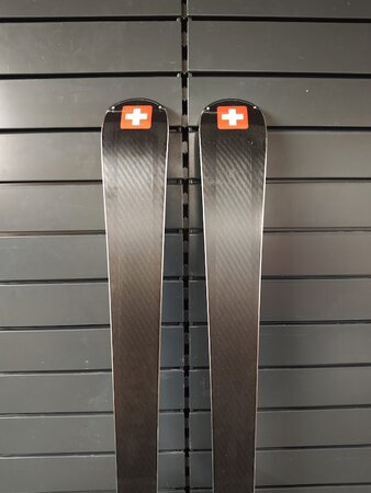 Používané lyže Stöckli Laser SC 22/23 T3 Používané lyže Stöckli Laser SC 22/23 T3