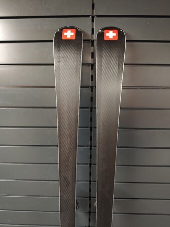 Používané lyže Stöckli Laser SC 22/23 T4 Používané lyže Stöckli Laser SC 22/23 T4