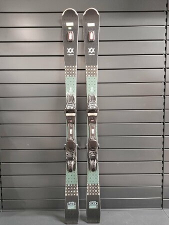 Používané lyže Völkl Flair SC Carbon 21/22 T1 Používané lyže Völkl Flair SC Carbon 21/22 T1