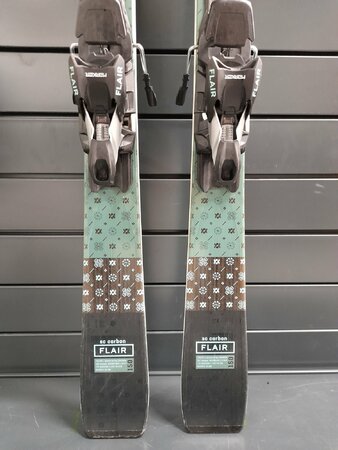 Používané lyže Völkl Flair SC Carbon 21/22 T1 Používané lyže Völkl Flair SC Carbon 21/22 T1
