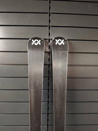 Používané lyže Völkl Racetiger RC 22/23 T1 Používané lyže Völkl Racetiger RC 22/23 T1