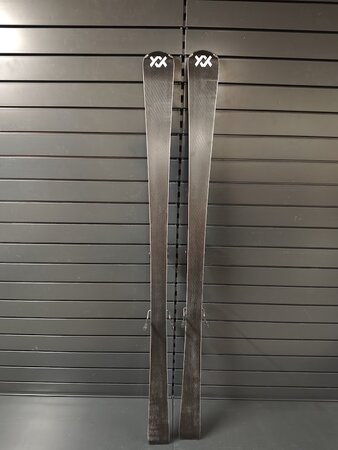 Používané lyže Völkl Racetiger RC 22/23 T1 Používané lyže Völkl Racetiger RC 22/23 T1