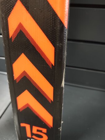 Používané lyže Völkl Racetiger RC 22/23 T1 Používané lyže Völkl Racetiger RC 22/23 T1