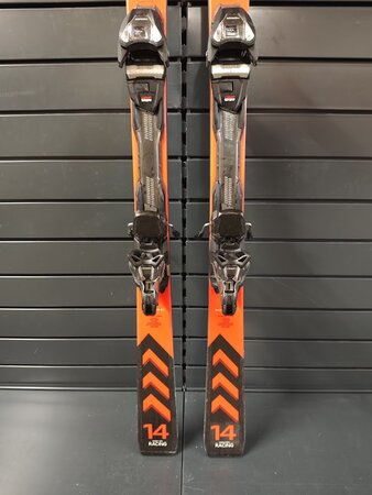 Používané lyže Völkl Racetiger RC 22/23 T2