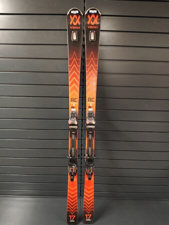 Používané lyže Völkl Racetiger RC UVO 22/23 T3 Používané lyže Völkl Racetiger RC UVO 22/23 T3