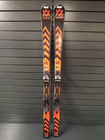 Používané lyže Völkl Racetiger RC 22/23 T3 Používané lyže Völkl Racetiger RC 22/23 T3