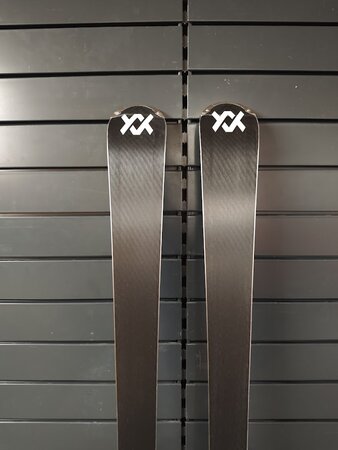 Používané lyže Völkl Racetiger RC UVO 22/23 T3 Používané lyže Völkl Racetiger RC UVO 22/23 T3