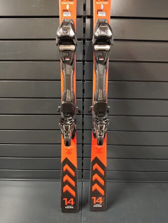 Používané lyže Völkl Racetiger RC 22/23 T4 Používané lyže Völkl Racetiger RC 22/23 T4