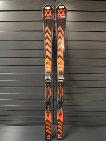 Používané lyže Völkl Racetiger RC 22/23 T4 Používané lyže Völkl Racetiger RC 22/23 T4