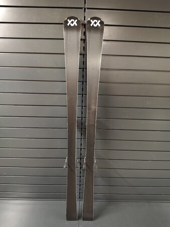 Používané lyže Völkl Racetiger RC 22/23 T4 Používané lyže Völkl Racetiger RC 22/23 T4