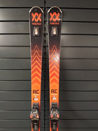 Používané lyže Völkl Racetiger RC UVO 22/23 T4 Používané lyže Völkl Racetiger RC UVO 22/23 T4