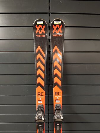 Používané lyže Völkl Racetiger RC 22/23 T4 Používané lyže Völkl Racetiger RC 22/23 T4