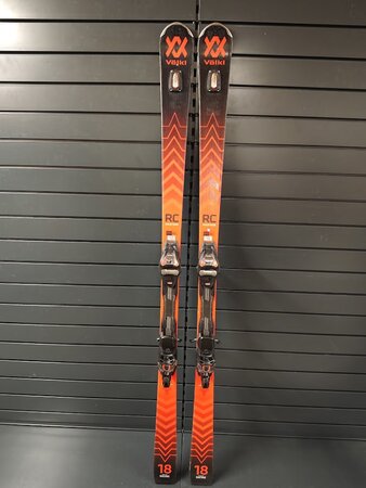 Používané lyže Völkl Racetiger RC UVO 22/23 T5 Používané lyže Völkl Racetiger RC UVO 22/23 T5