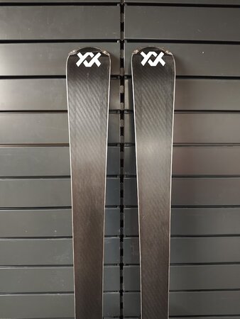 Používané lyže Völkl Racetiger RC UVO 22/23 T5 Používané lyže Völkl Racetiger RC UVO 22/23 T5