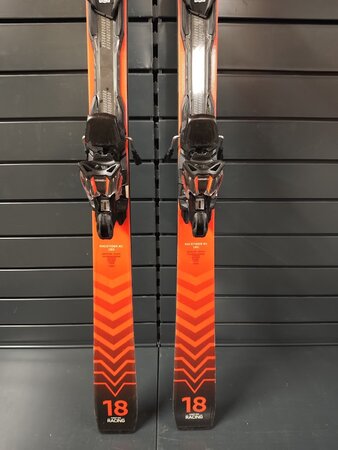 Používané lyže Völkl Racetiger RC UVO 22/23 T6 Používané lyže Völkl Racetiger RC UVO 22/23 T6