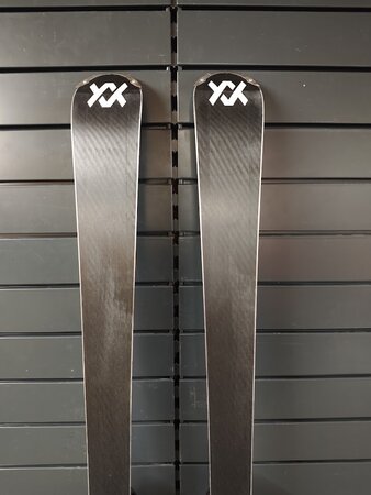 Používané lyže Völkl Racetiger RC UVO 22/23 T6 Používané lyže Völkl Racetiger RC UVO 22/23 T6