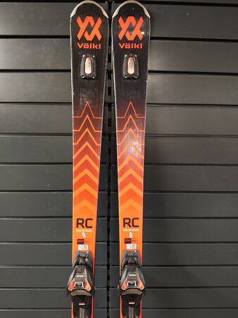 Používané lyže Völkl Racetiger RC UVO 22/23 T6 Používané lyže Völkl Racetiger RC UVO 22/23 T6