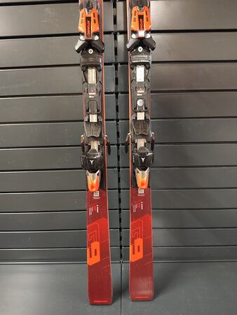 Testované lyže Atomic Redster G9 Revoshock S 23/24 T3