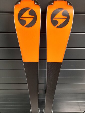 Testované lyže Blizzard Phoenix R13 Limited 23/24 T8 Testované lyže Blizzard Phoenix R13 Limited 23/24 T8