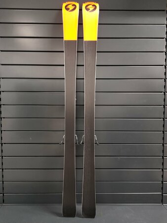 Testované lyže Blizzard Phoenix R13 Limited 23/24 T8 Testované lyže Blizzard Phoenix R13 Limited 23/24 T8