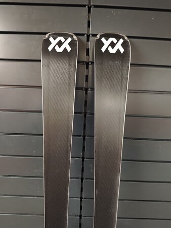 Testované lyže Völkl Deacon 80 + Lowride XL 13 FR 23/24 T1