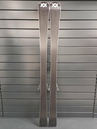 Testované lyže Völkl Flair SC Carbon 23/24 T1 Testované lyže Völkl Flair SC Carbon 23/24 T1