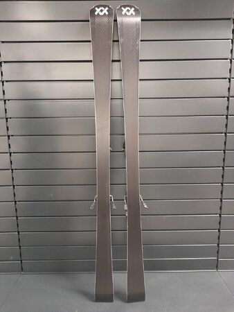 Testované lyže Völkl Flair SC Carbon 23/24 T2 Testované lyže Völkl Flair SC Carbon 23/24 T2