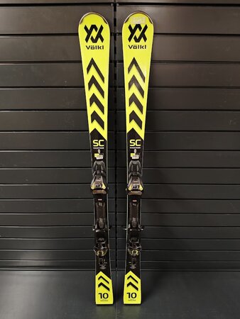 Testované lyže Völkl Racetiger SC 10 23/24 T2