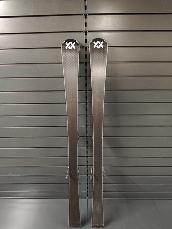 Testované lyže Völkl Racetiger SC 10 23/24 T2